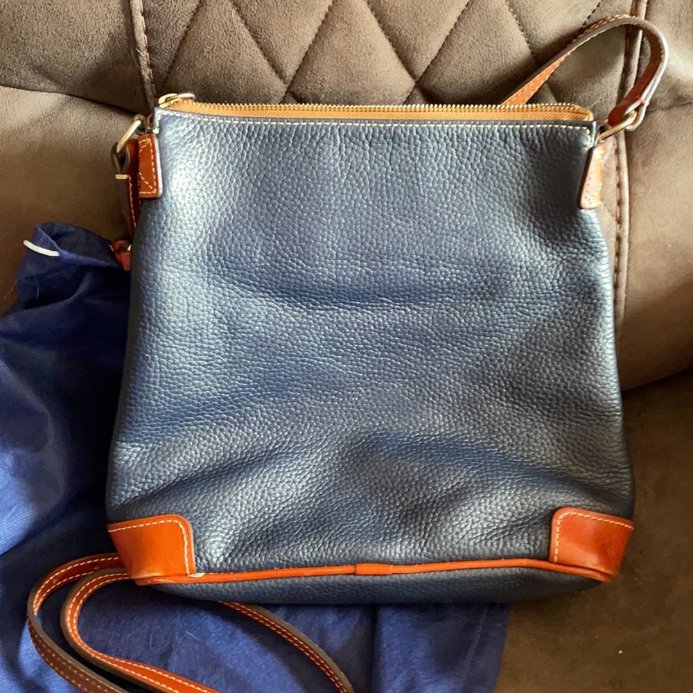 Dooney & Burke Bag!! - Picture 2 of 7